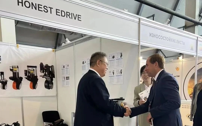 Honest Edrive muestra fuerza en Ekaterimburgo Industrial Expo, gana reconocimiento global
